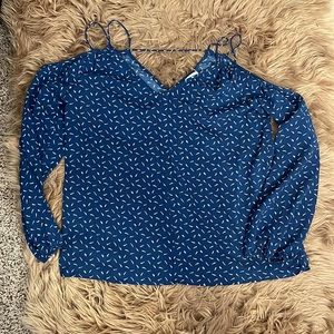 Blue blouse with feather print, cold shoulder strap, size sm